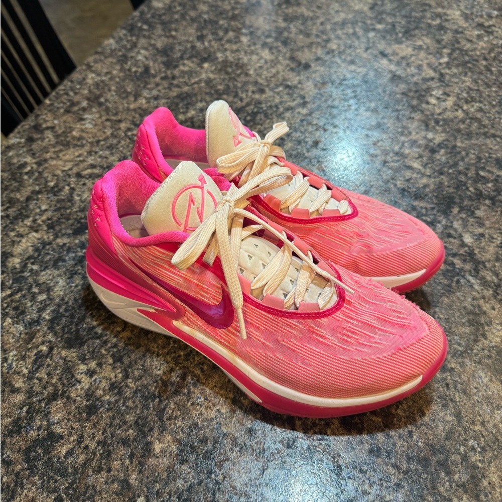 Nike GT cut 2- pink women’s 11 men’s 9.5